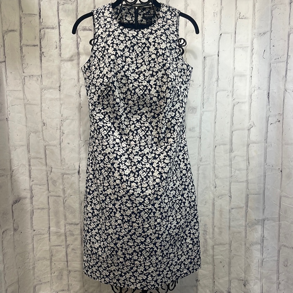 Worth New York Floral Sheath Dress Fully Lined Sleeveless Back Zip Scoop Neck